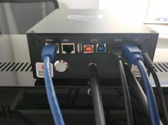如何在 CentOS/RHEL 系统中使用带 VLAN 标记的以太网卡